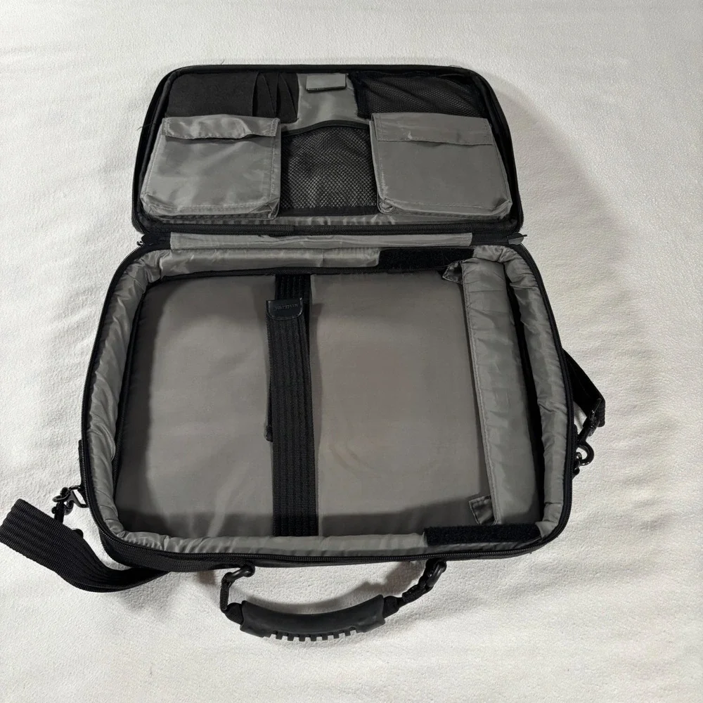 Targus Laptop Messenger Bag Unisex Medium Black Excellent Dome Protection System